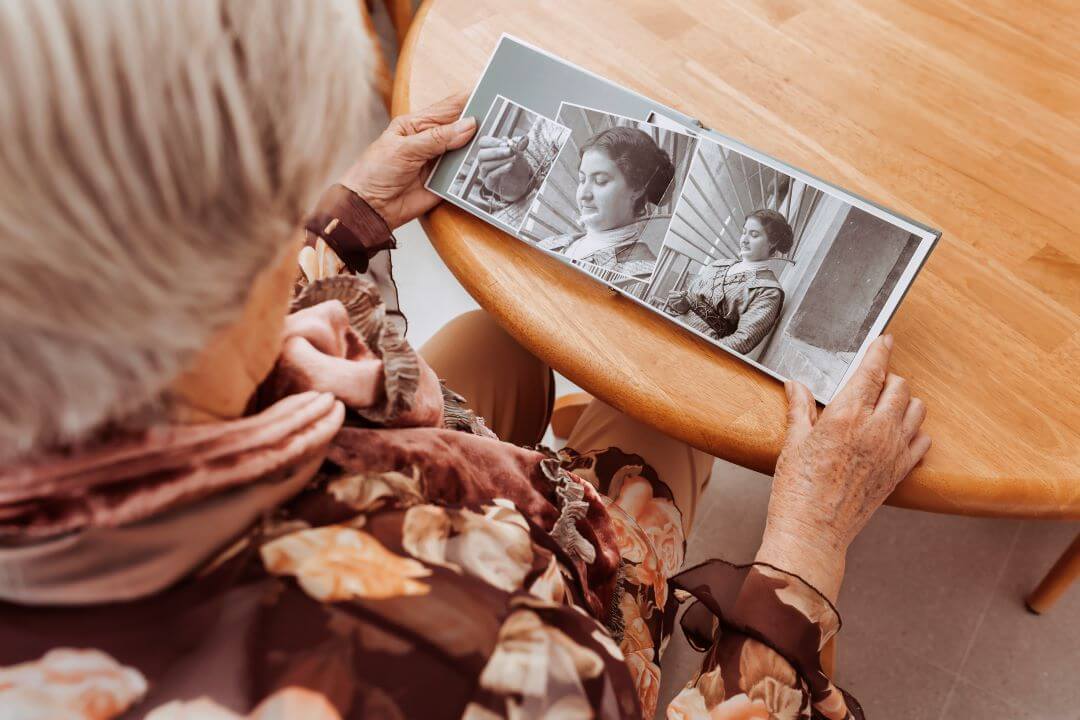 Dementia reminiscing photos